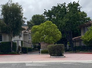121 Greenmeadow Dr, Thousand Oaks, CA 91320