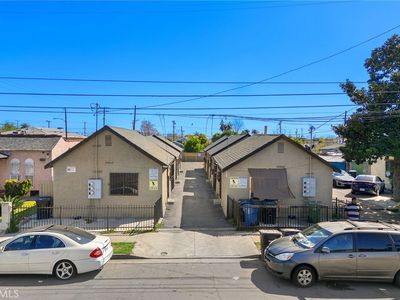 8806 Beach St, Los Angeles, CA, 90002