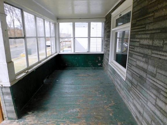 2nd image of 55 Carlton St