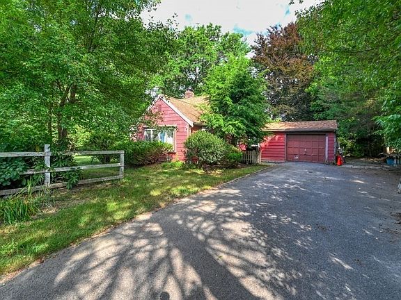 3rd image of 93 Mattakeesett St