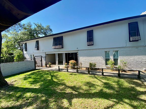 2nd image of 10841 Greenwillow St #18