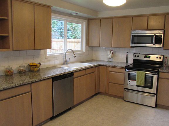 4th image of 15103 SE Sun Park Dr