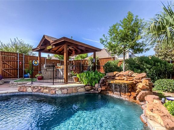 2nd image of 5878 Danville Ln
