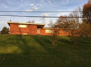 196 Rock Hollow Rd, Claysville, PA 15323