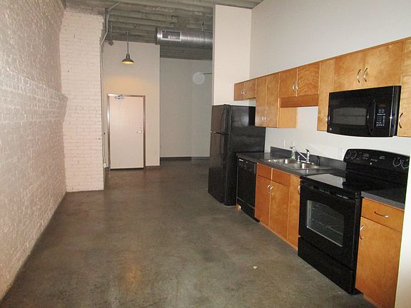 5th image of 140 W Washington St APT 312
