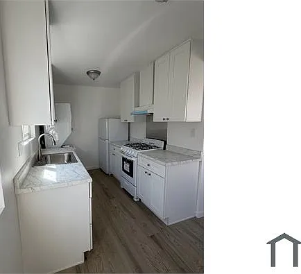 2 bed, 640 sqft, $2,912 — Photo 4