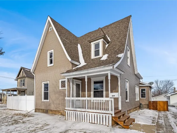 309 W 6th St, Vinton, IA 52349