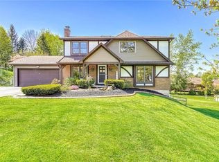 17 County Clare Cres, Fairport, NY 14450