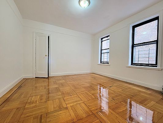 2nd image of 2324 Walton Ave #2A