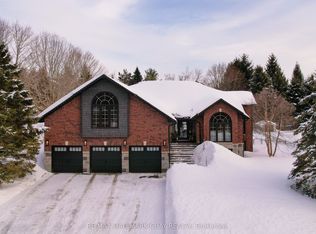 32 Forest Hill Dr, Springwater, ON L9X0J4