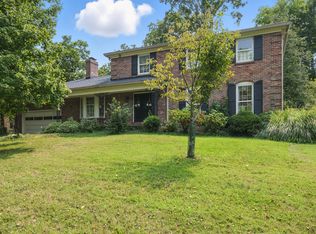 308 Blankenbaker Ln, Indian Hills, KY 40207