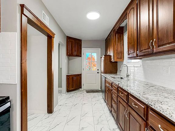 5th image of 345 S 72nd St