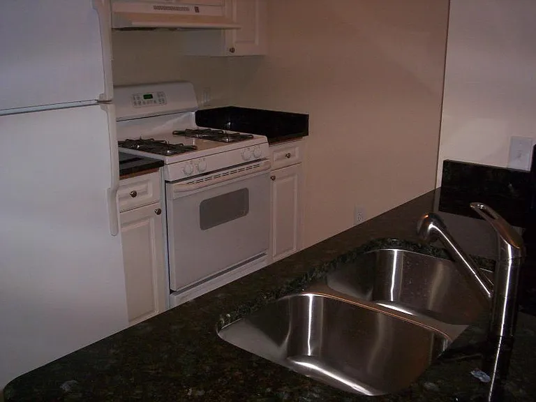 501 Hungerford Dr #268 — Photo 14
