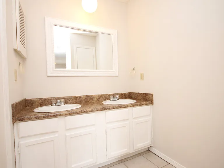 2303 W Michigan Ave #F9 — Photo 12