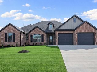 1307 Hillcrest Ave, Cave Springs, AR 72718