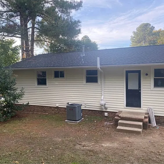 2021 Waters Dr — Photo 2