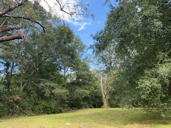 2107 N 1st Ave, Laurel, MS 39440