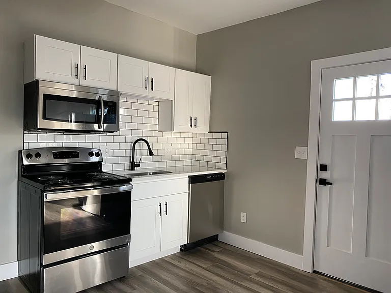 27 1/2 Rodgers Ave #27-1/2 — Photo 14