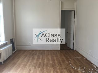 3048 32nd St, Astoria, NY 11102