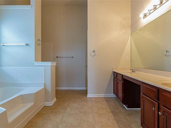 3rd image of 1549 Culpepper Ln