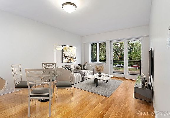 3rd image of 2727 Henry Hudson Pkwy W #406