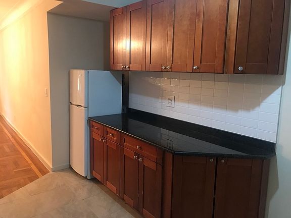 5th image of 41-09 41st St #2A