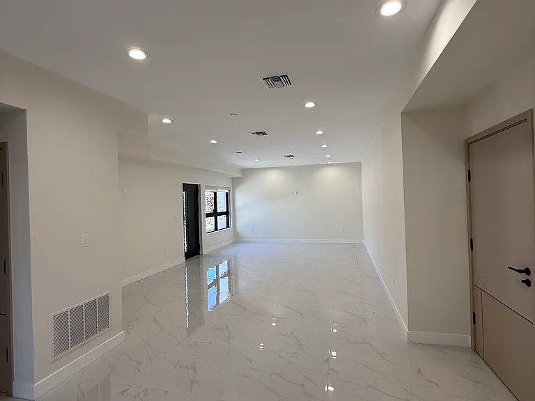 2215 N Naomi St #102 — Photo 2