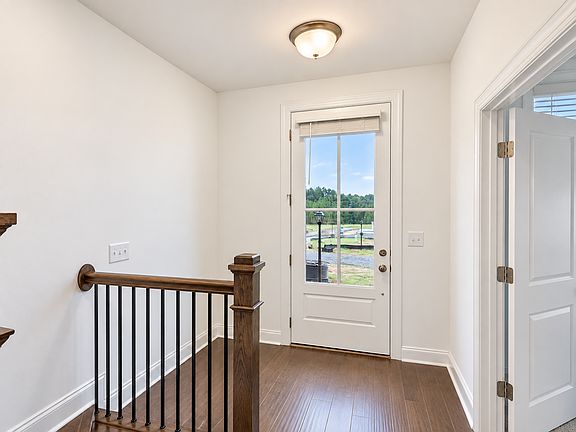 5th image of 4515 Sims Park Overlook