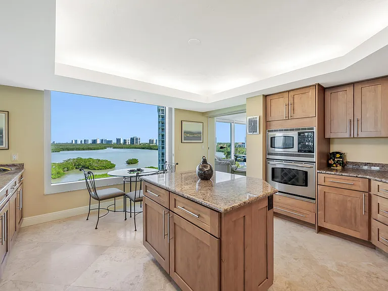 20 Seagate Dr #803 — Photo 12