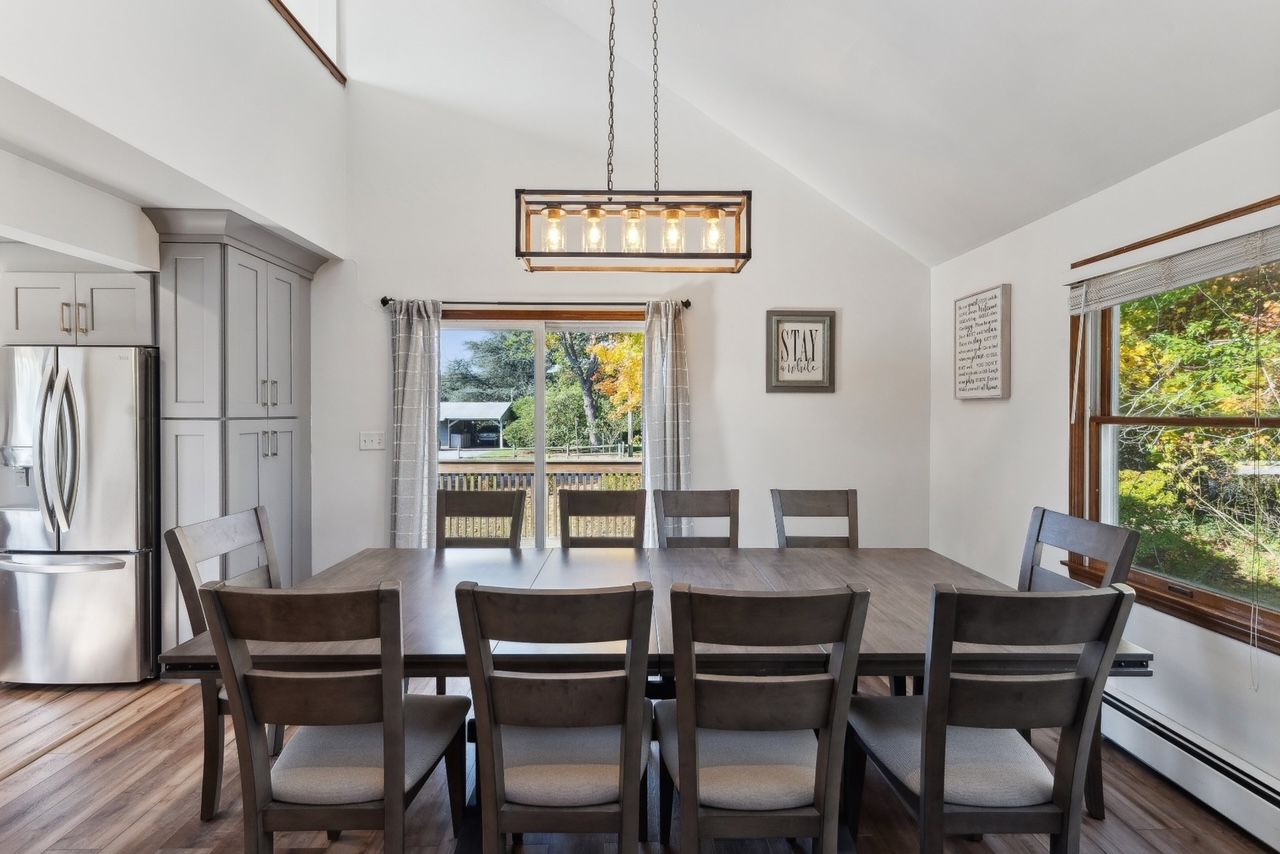  Open Dining Room With High Ceilings 