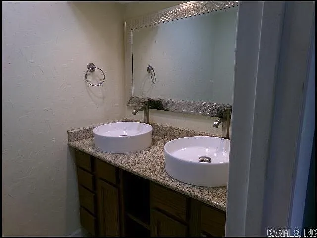7308 Flintrock Rd — Photo 32