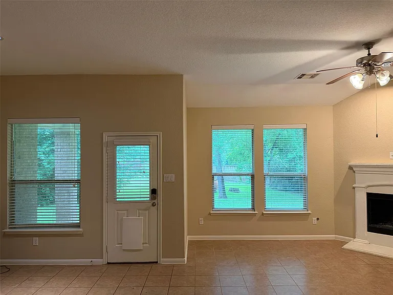 98 Black Swan Pl — Photo 8