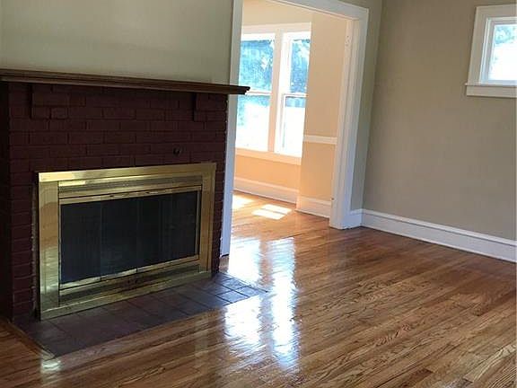2nd image of 103 Wilkie Pl