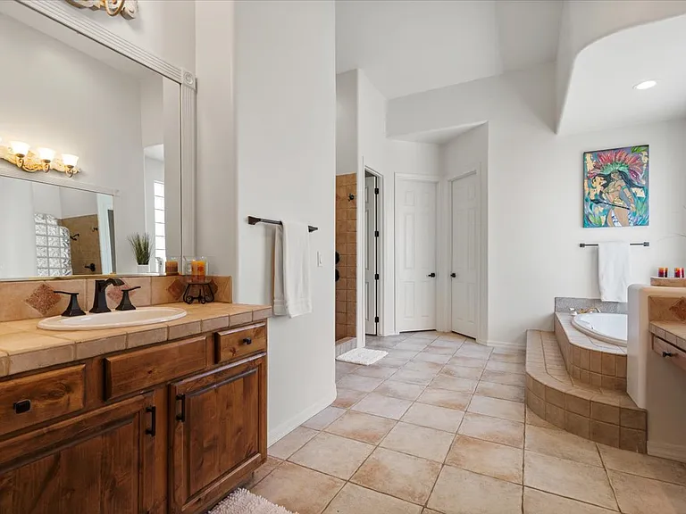 4926 N Valley Gln — Photo 28