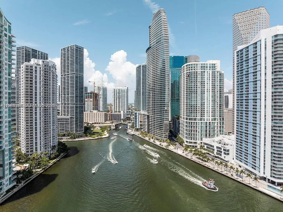 300 Biscayne Boulevard Way #2907W