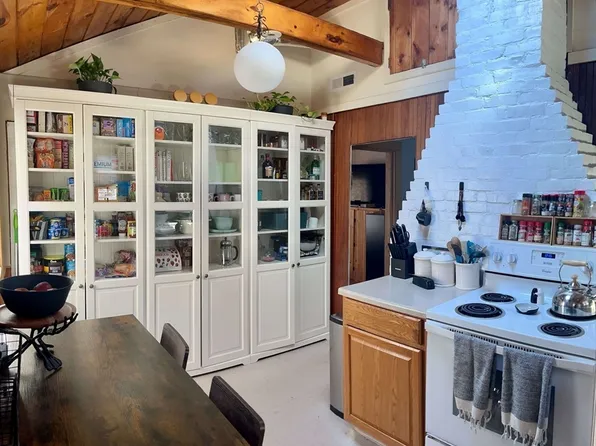 5 Walter St, Wareham, MA 02571