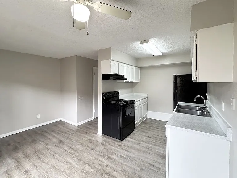 Ridge Apartments — Photo 17