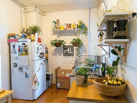 4th image of 270 15th St APT 5