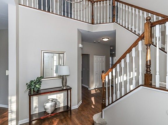 2nd image of 1289 Mayfair Ln