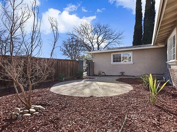 4th image of 6717 Hemet Ave