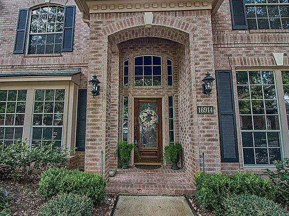2nd image of 16914 Cottonwood Way