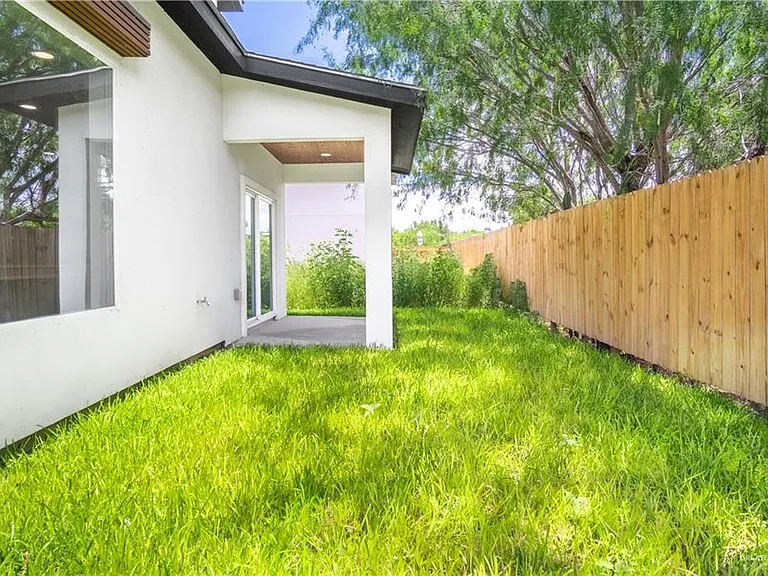 2714 Melody St — Photo 20