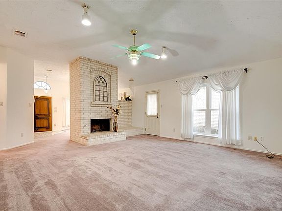 3rd image of 12406 Glenmeadow Dr