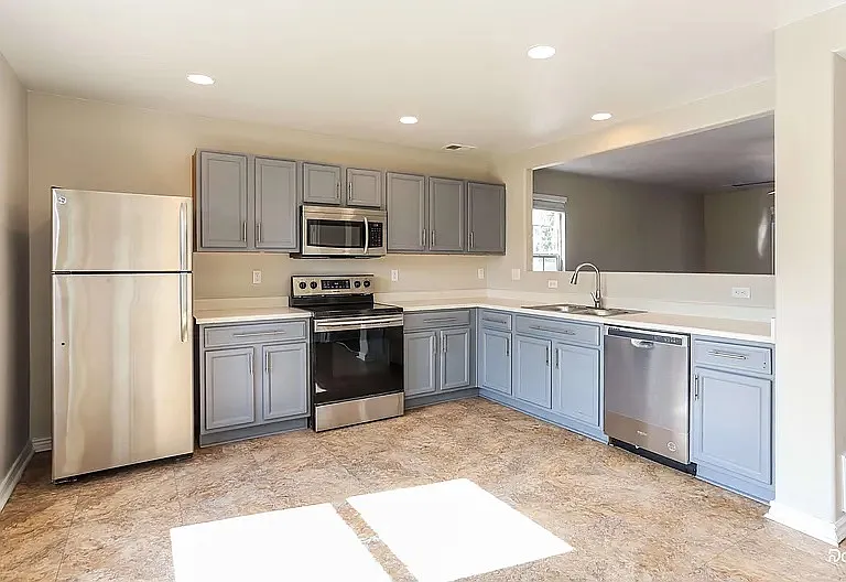 10105 Eudora Ct — Photo 11