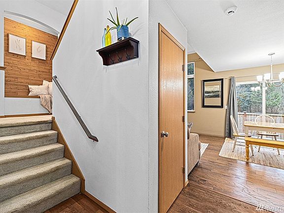 4th image of 16817 121st Avenue Ct E