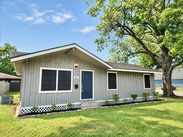 310 S Shanks St, Clute, TX 77531
