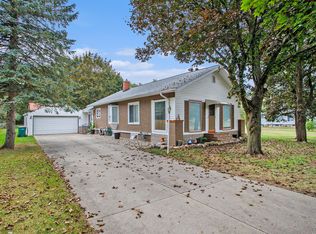 429 30th St N, Springfield, MI 49037