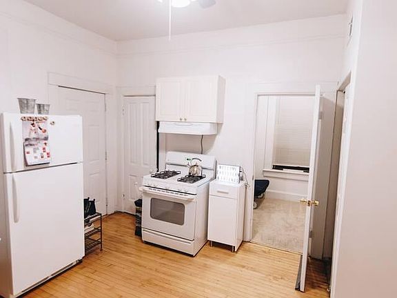 5th image of 876 N Marshfield Ave #2F