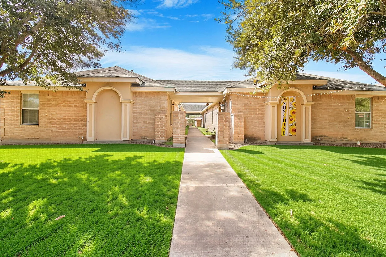 2 bed, 2.0 bath, $850 — Photo 2