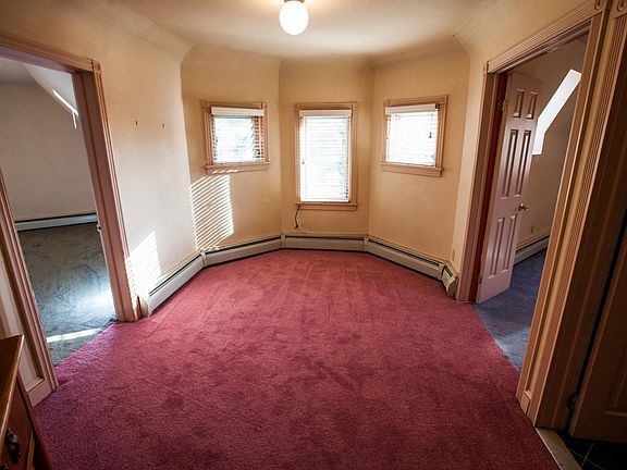 5th image of 48 W Stewart Ave #B